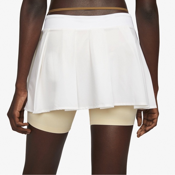 Nike x Jacquemus La Jupe Short White - Picture 6 of 10